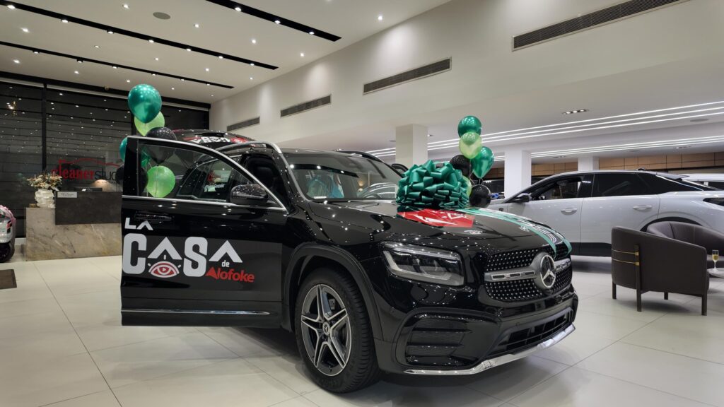 Crusita receives her prize as the winner of La Casa de Alofoke: a Mercedes-Benz Jeep | De Último Minuto English