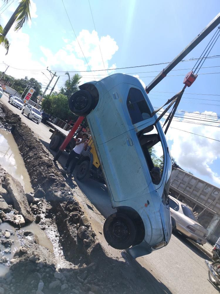 They denounce that CAASD exposes citizens with unsafe work in SDO | De Último Minuto English