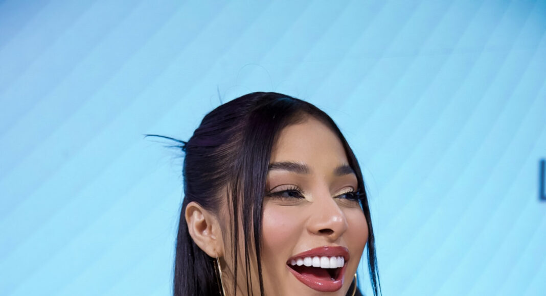 Karola confiesa estar dispuesta a tener una relación con Jiménez, pero con una condición