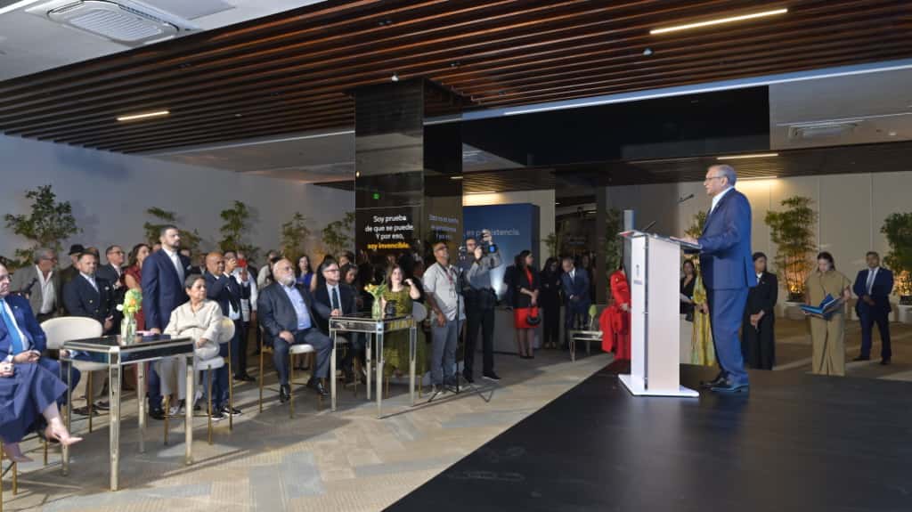 Banreservas launches its new institutional campaign: We are invincible! | De Último Minuto English