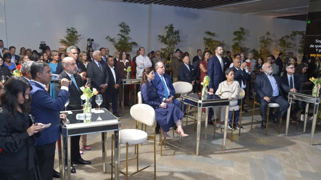 Banreservas launches its new institutional campaign: We are invincible! | De Último Minuto English