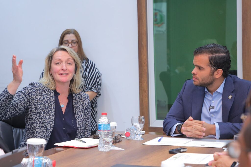 Deputy Vicente Sánchez receives British parliamentary delegation to strengthen technological cooperation between both countries | De Último Minuto English