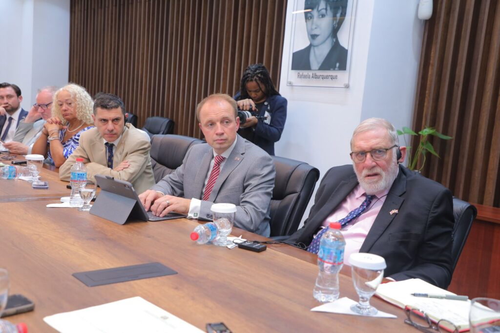 Deputy Vicente Sánchez receives British parliamentary delegation to strengthen technological cooperation between both countries | De Último Minuto English