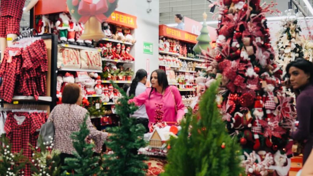 Olé Hypermarkets officially welcomes Christmas with a magical launch full of lights, music, and snow | 6 | Olé Hypermarkets officially welcomes Christmas with a magical launch full of lights, music, and snow | De Último Minuto English