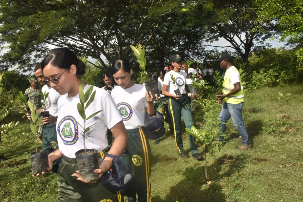 SENPA impulsa jornada de reforestación en Los Tablones, San Luis, con apoyo interinstitucional