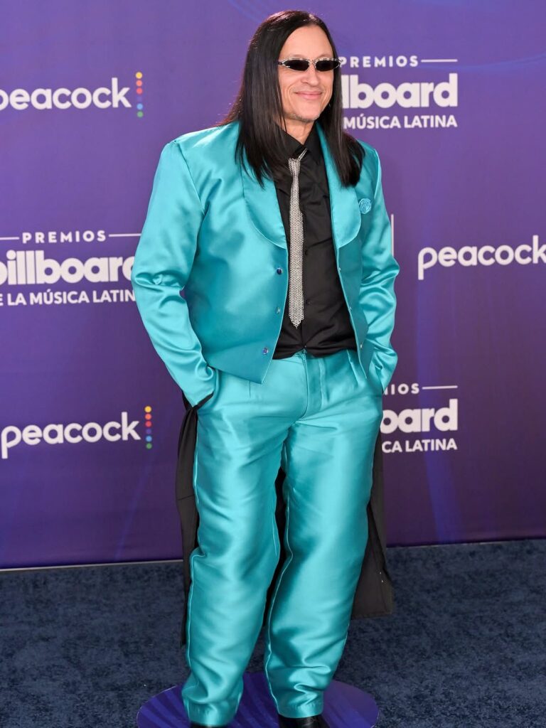 Celebrities shine on the red carpet at the 2025 Billboard Awards | De Último Minuto English