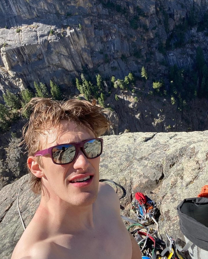 Mountaineer Balin Miller dies while live streaming on TikTok | De Último Minuto English