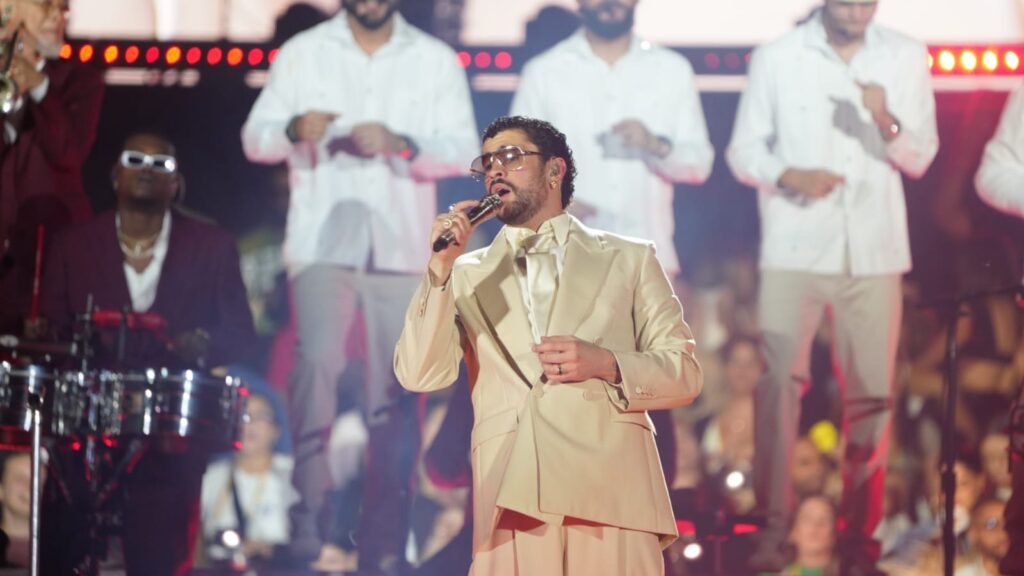 Bad Bunny comienza su gira mundial en RD: “Gracias por darme la energía que necesitaba” - Noticias de hoy en República Dominicana | De Último Minuto