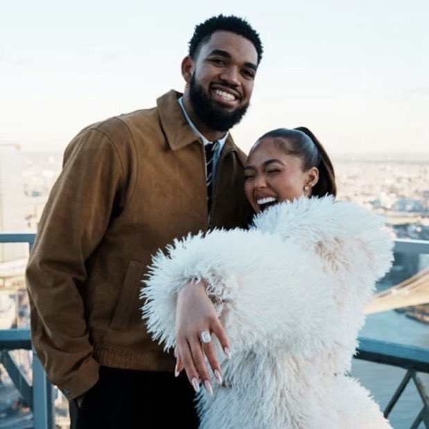 Karl-Anthony Towns anuncia su compromiso con Jordyn Woods en Navidad - Noticias de hoy en República Dominicana | De Último Minuto
