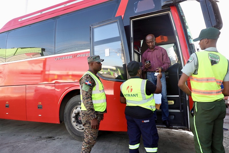 Intrant realizará inspecciones visuales vehiculares durante operativo Navidad Segura 2025 - Noticias de hoy en República Dominicana | De Último Minuto
