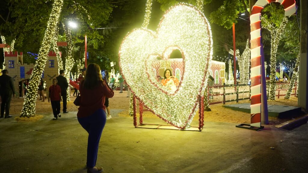 Mayor Carolina Mejía highlights the positive impact of the fourth edition of Villa Navidad | De Último Minuto English