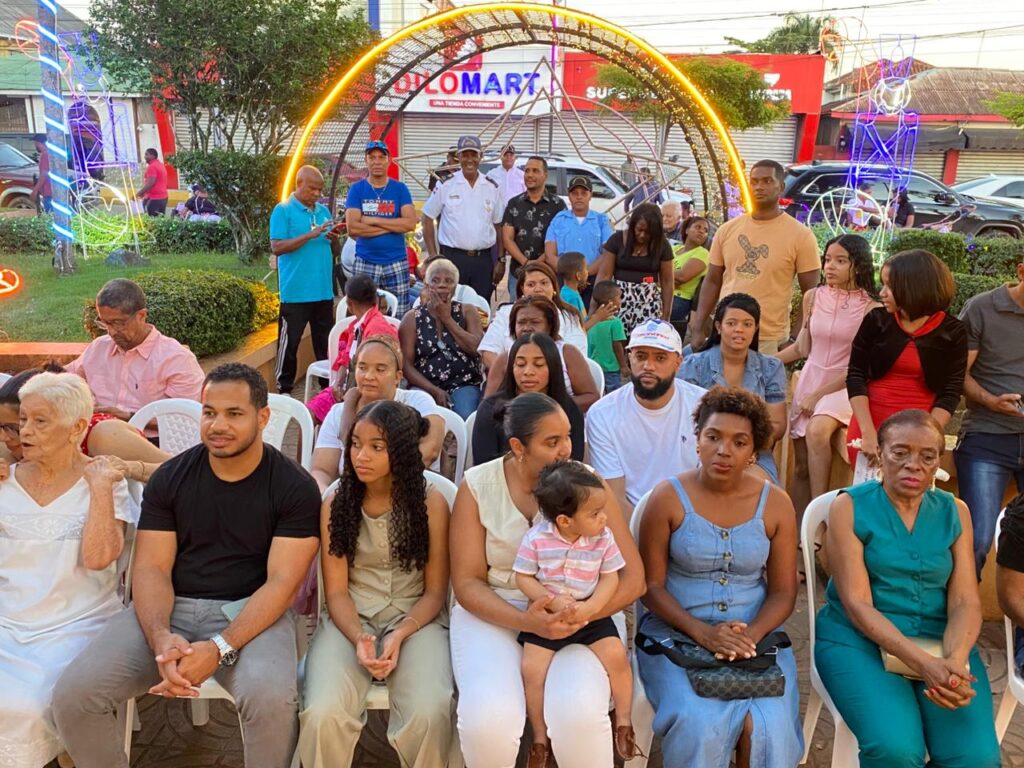 Mayor Héctor Figaris leads Christmas concert in Monte Plata | 2 | Mayor Héctor Figaris leads Christmas concert in Monte Plata | De Último Minuto English