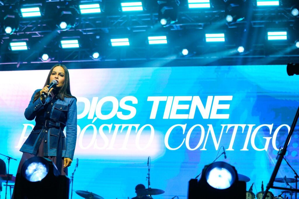 Reconocidos celebra con éxito concierto “Adoramos Juntos en Navidad” y reúne a miles en una noche de fe | 1 | Reconocidos celebra con éxito concierto “Adoramos Juntos en Navidad” y reúne a miles en una noche de fe - Noticias de hoy en República Dominicana | De Último Minuto