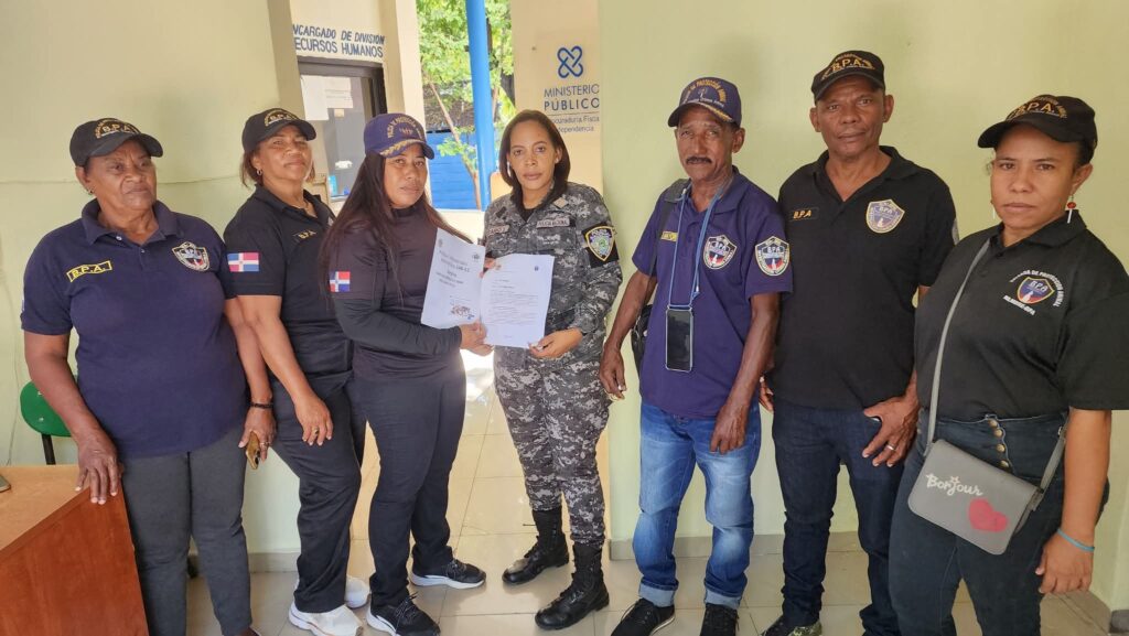 The Bahoruco Animal Protection Brigade Meets with Independence Authorities | De Último Minuto English