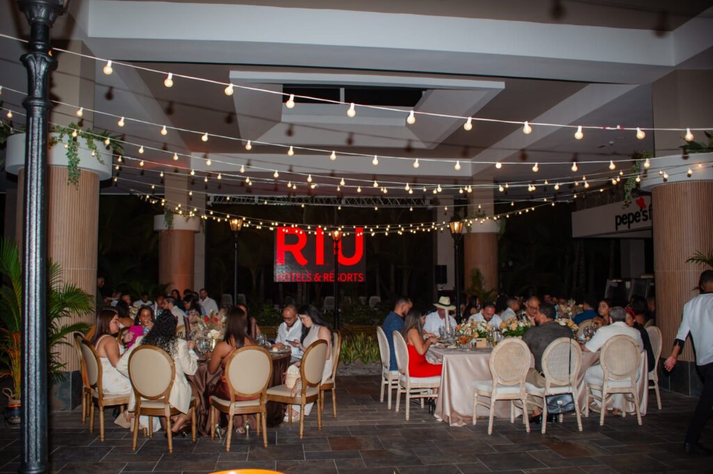 RIU Hotels & Resorts recognizes its main local agencies in DR | De Último Minuto English