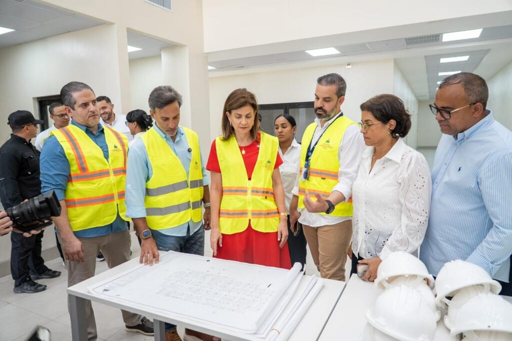Supervisan avances finales del Hospital Provincial Matías Ramón Mella en Dajabón | 11 | Supervisan avances finales del Hospital Provincial Matías Ramón Mella en Dajabón - Noticias de hoy en República Dominicana | De Último Minuto