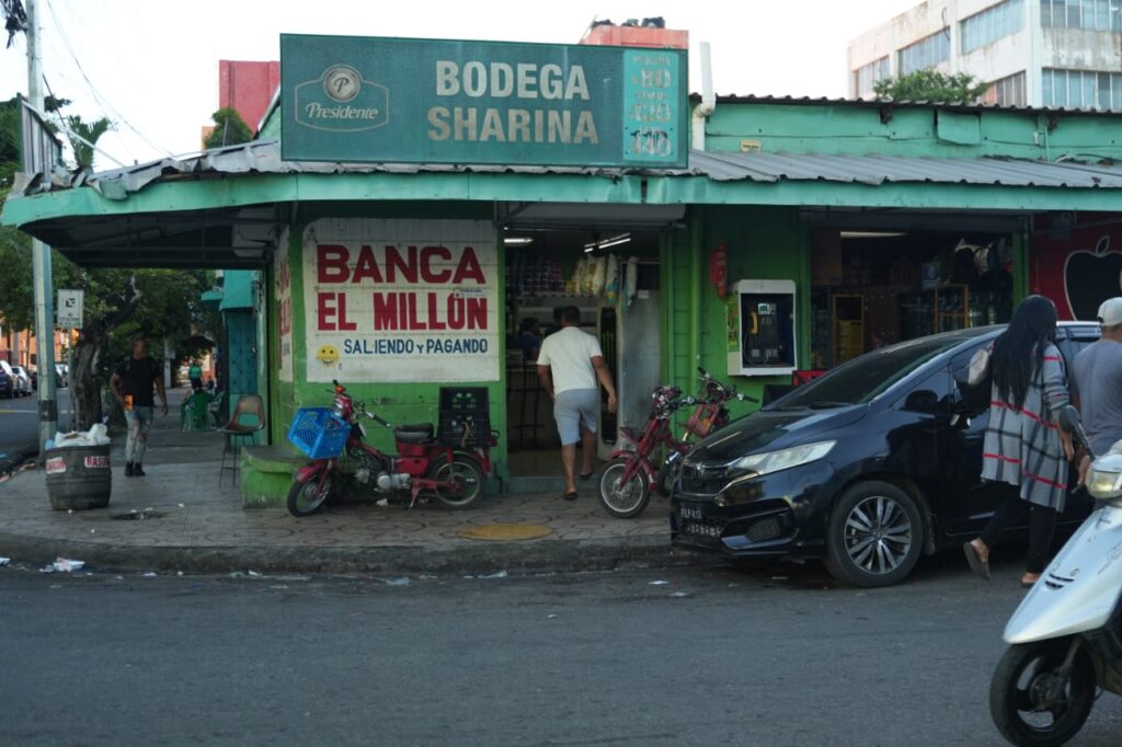 Alcoholic beverage vendors prepare to welcome the New Year | De Último Minuto English