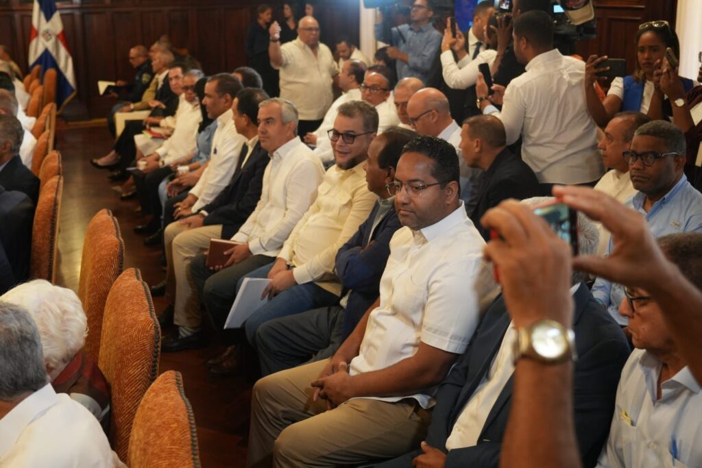 Extended Council of Ministers begins, headed by President Abinader | De Último Minuto English