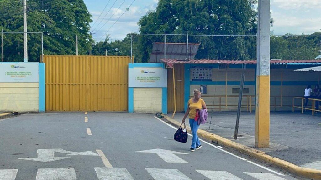 Tras atentado a subdirectora en Rafey Hombres: autoridades requisa total y traslado de al menos 20 presos - Noticias de hoy en República Dominicana | De Último Minuto