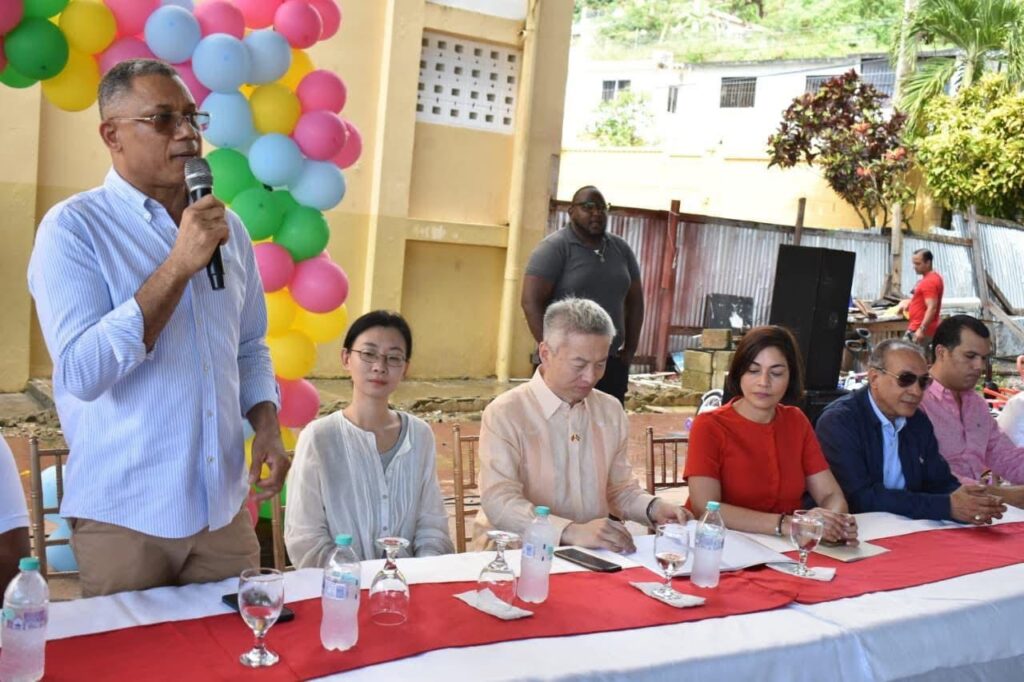 Diputado Cecilio García encabeza jornada de entrega de juguetes a la niñez de Samaná - Noticias de hoy en República Dominicana | De Último Minuto