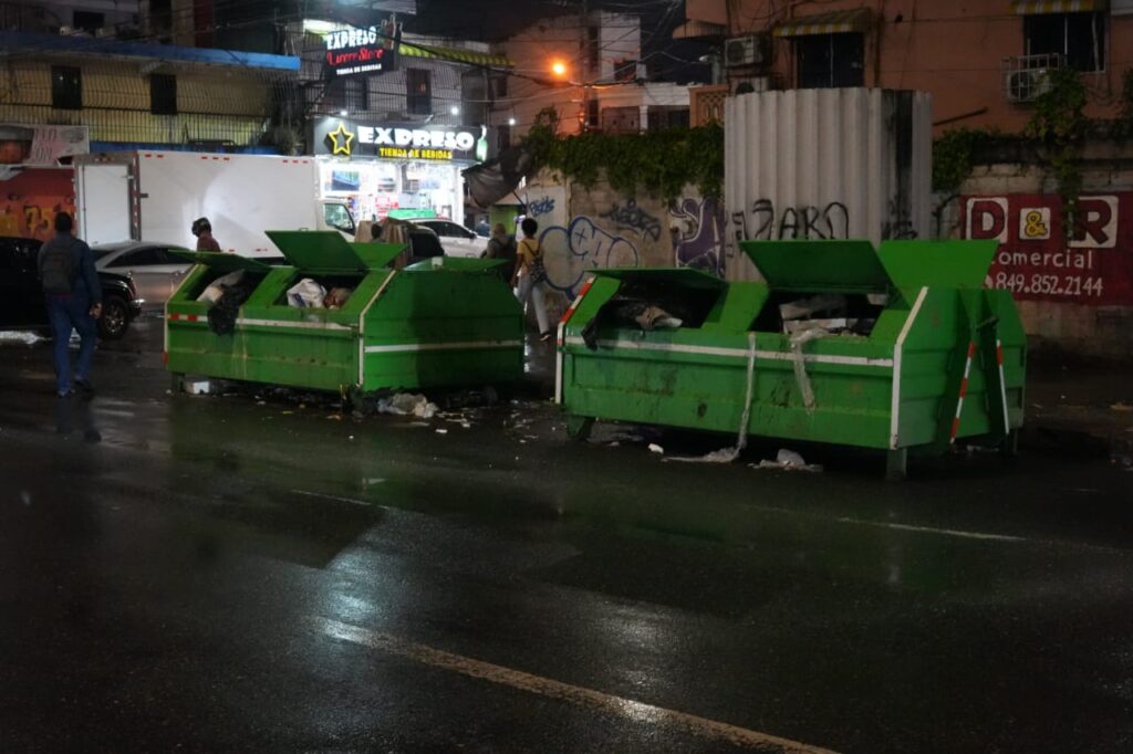 Residents of Los Mina value garbage collection as positive | 3 | Residents of Los Mina value garbage collection as positive | De Último Minuto English