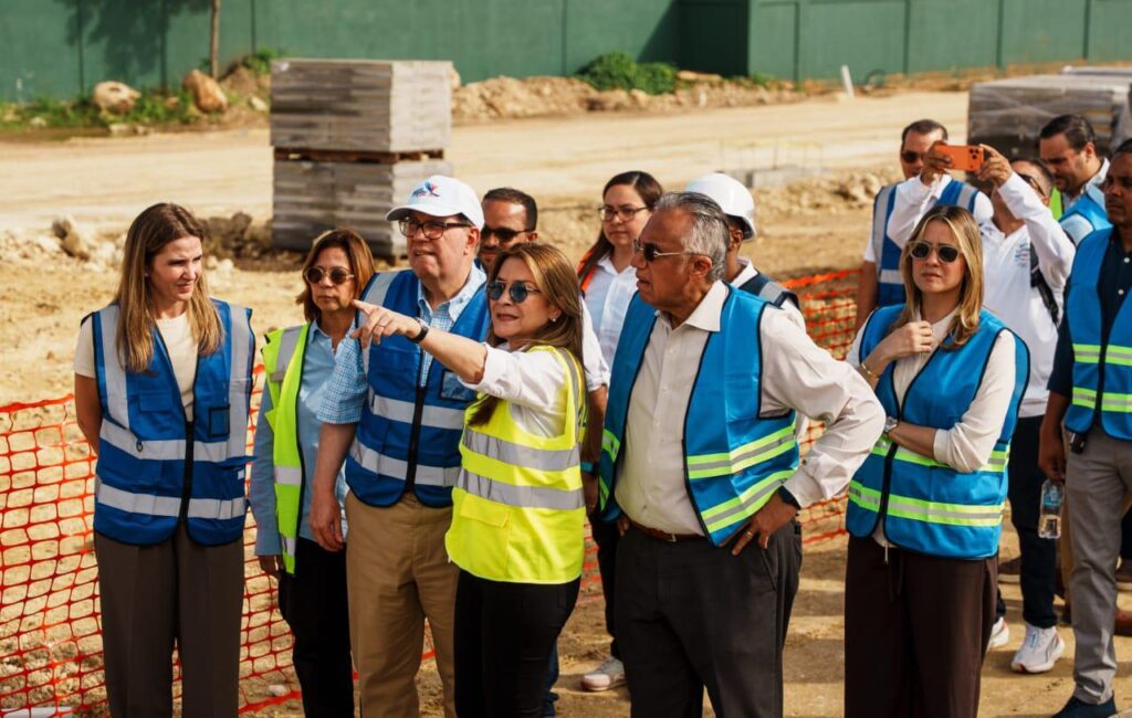 Monegro, Vicini y Luisín felicitan a Carolina por avances en Paseo 30 de Mayo y Malecón Deportivo - Noticias de hoy en República Dominicana | De Último Minuto