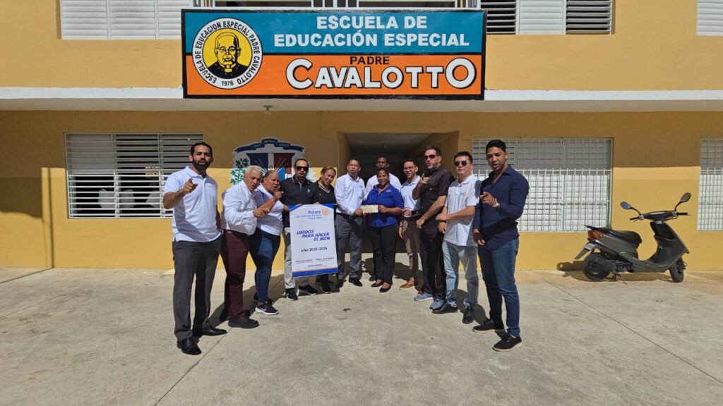 Clubes Rotario y de Golf realizan donativo a escuela especial en La Romana - Noticias de hoy en República Dominicana | De Último Minuto
