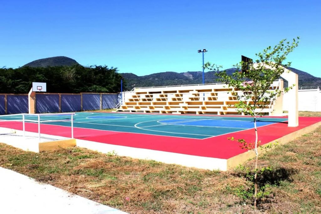 Gobernadora de Azua supervisa avance de obras de infraestructura en Las Yayas y Villa Palmarejo - Noticias de hoy en República Dominicana | De Último Minuto