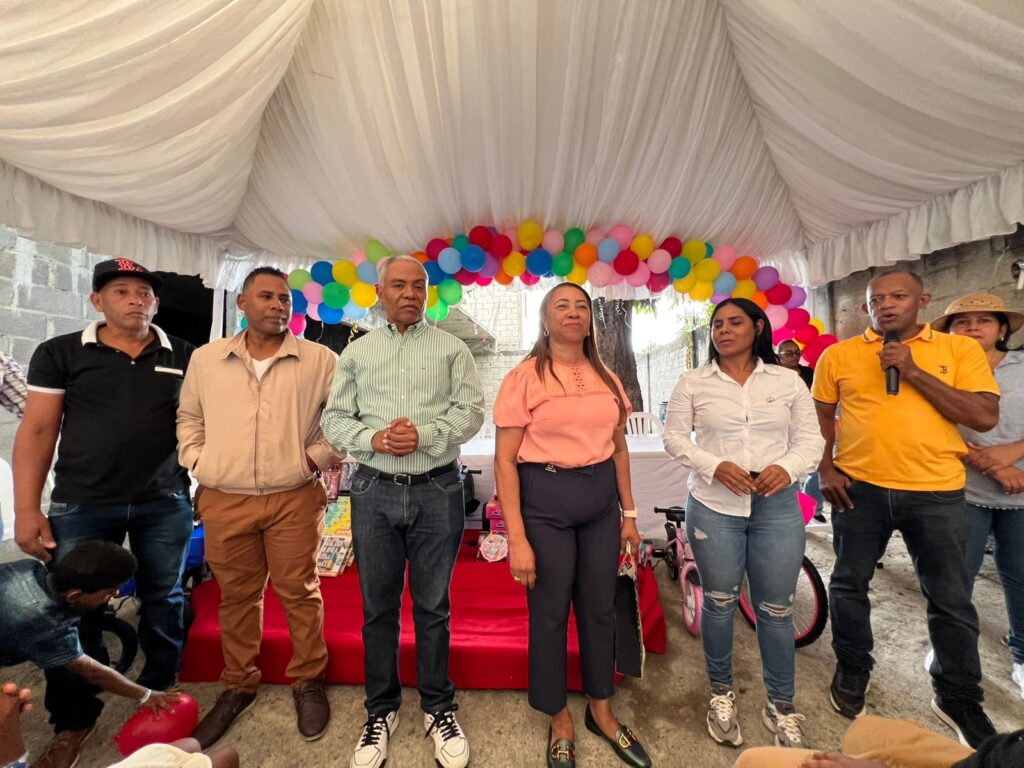 Francisco Fernández culmina la Ruta del Día de Reyes llevando sonrisas y esperanza a la niñez de la provincia de Santo Domingo - Noticias de hoy en República Dominicana | De Último Minuto