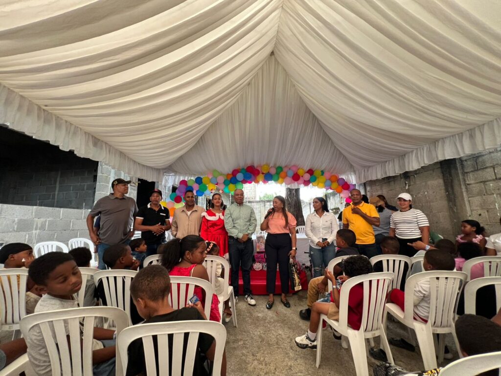 Francisco Fernández culmina la Ruta del Día de Reyes llevando sonrisas y esperanza a la niñez de la provincia de Santo Domingo - Noticias de hoy en República Dominicana | De Último Minuto