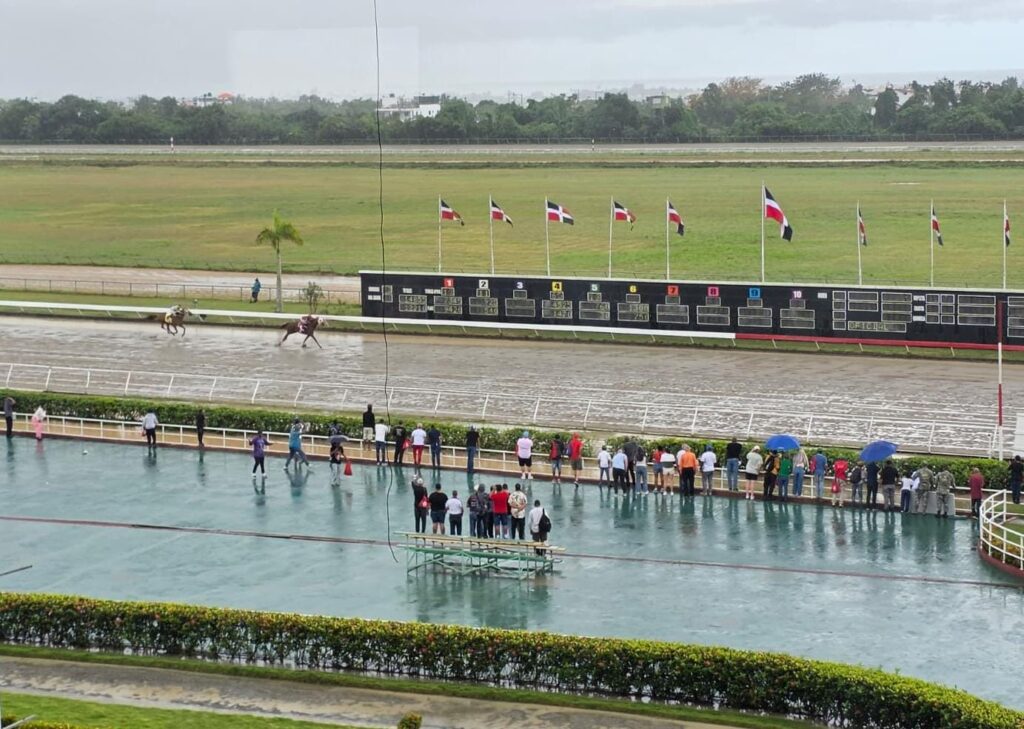 Hipódromo V Centenario celebra Primera Gran Copa doctor Ramon Tallaj | 2 | Hipódromo V Centenario celebra Primera Gran Copa doctor Ramon Tallaj - Noticias de hoy en República Dominicana | De Último Minuto