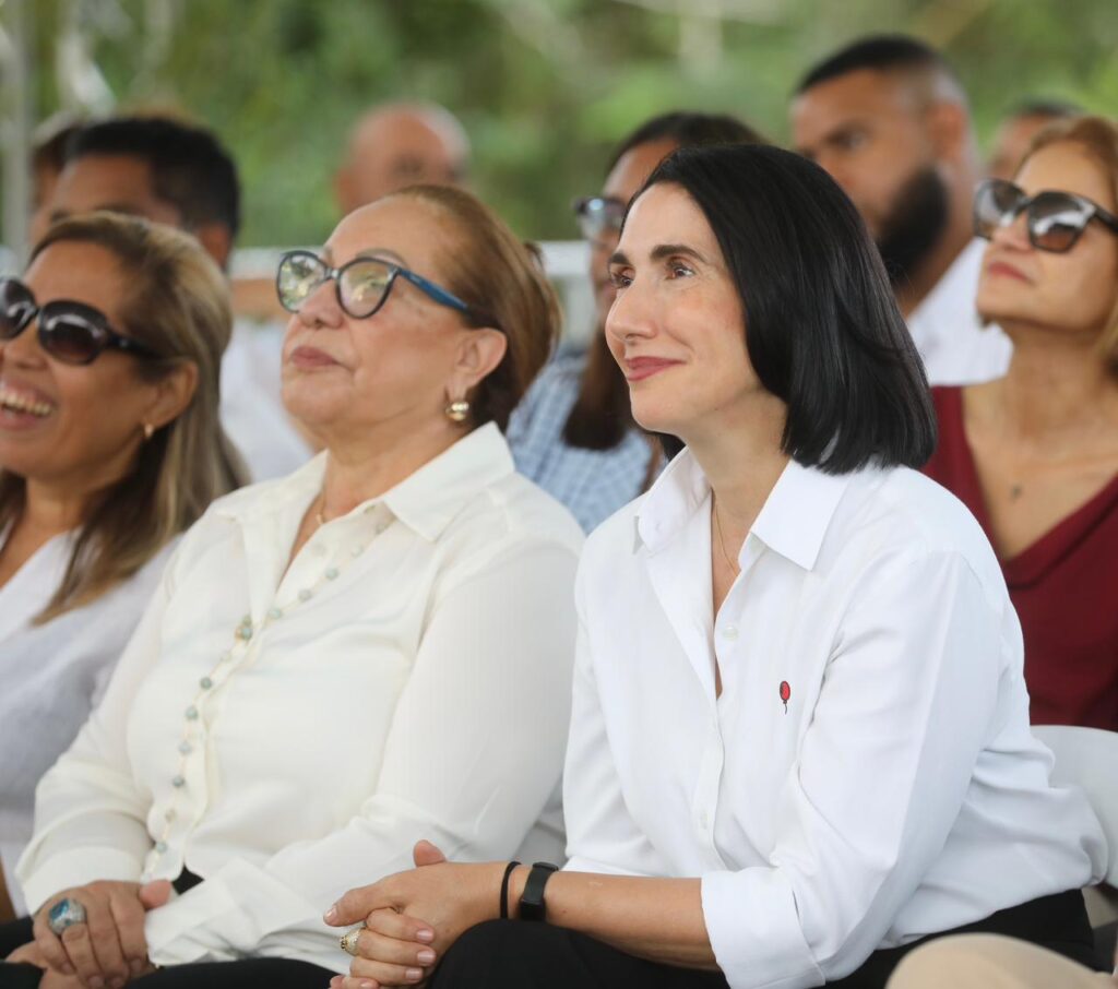 Abinader destaca avances en infraestructura y atención social en comunidades de la Sierra; inaugura carretera Guardarraya - Noticias de hoy en República Dominicana | De Último Minuto