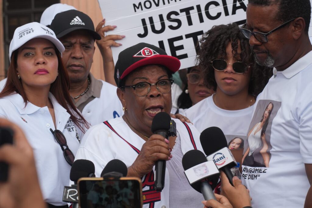 Faces That Don't Forget: Call for Justice After the Jet Set Tragedy | De Último Minuto English