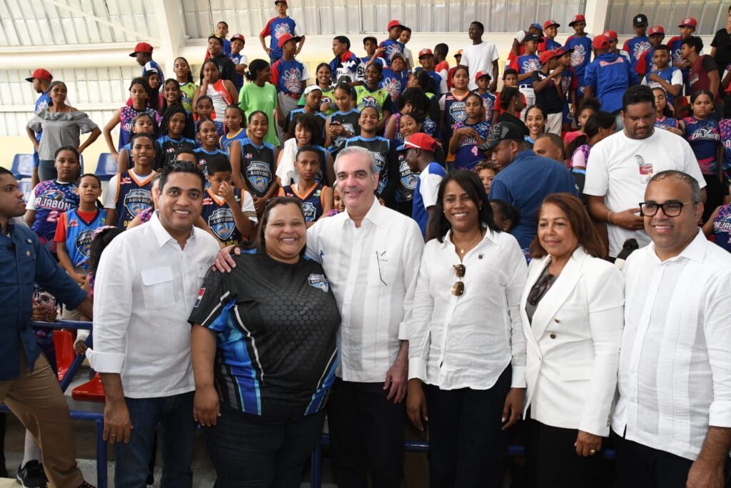 Gobierno entrega obras deportivas en Dajabón con inversión de RD$43.5 millones - Noticias de hoy en República Dominicana | De Último Minuto