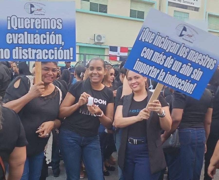 ADP-Bonao inicia jornada de lucha de 72 horas por reivindicaciones docentes - Noticias de hoy en República Dominicana | De Último Minuto