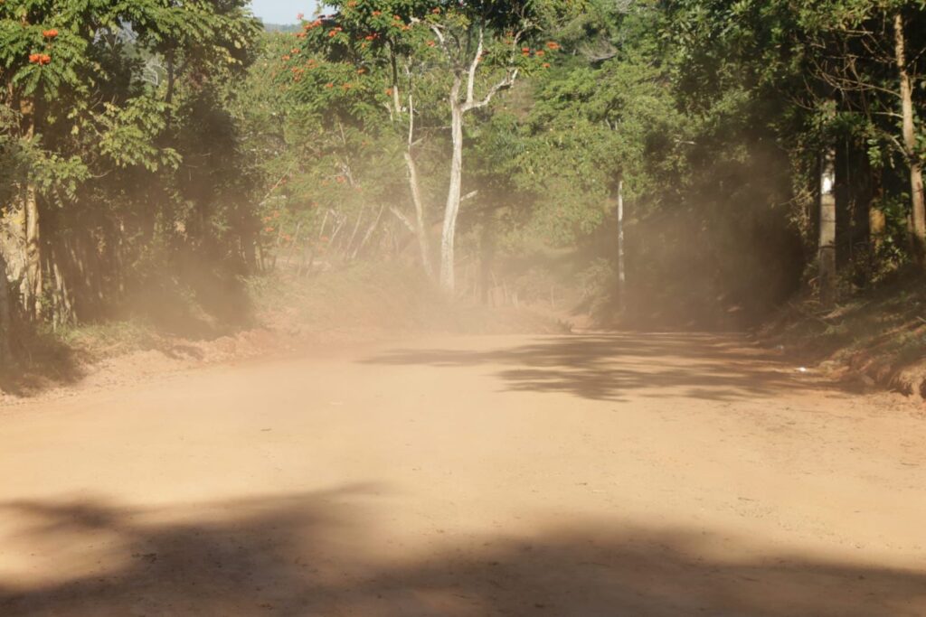Productores de La Guázuma exigen que se concluyan los 5 kilómetros de carretera paralizada - Noticias de hoy en República Dominicana | De Último Minuto