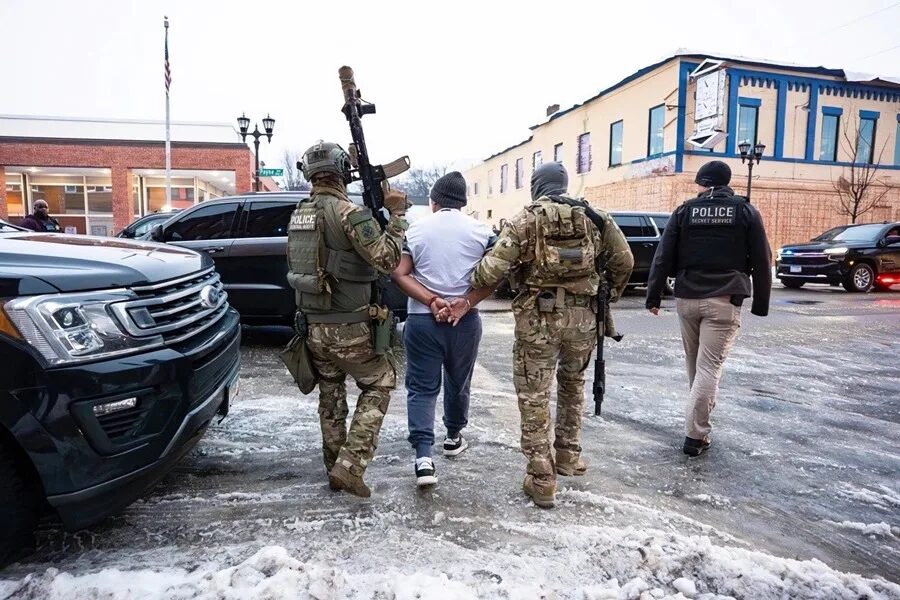 A woman dies from shots fired by U.S. immigration agents in Minnesota | 2 | A woman dies from shots fired by U.S. immigration agents in Minnesota | De Último Minuto English