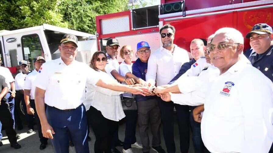 Nelson Cruz y Fundación Boomstick23 realizan jornada social en Montecristi - Noticias de hoy en República Dominicana | De Último Minuto