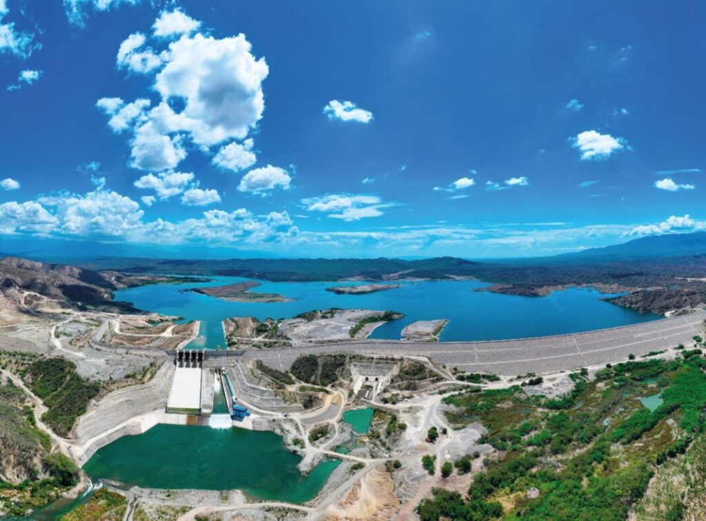 Gobierno finaliza con éxito pruebas de las cuatro compuertas de la Presa de Monte Grande - Noticias de hoy en República Dominicana | De Último Minuto