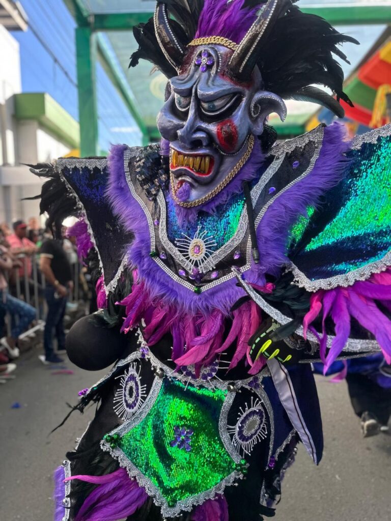 Comité Organizador del Carnaval de Bonao celebra su cuarta salida con homenajes y música en vivo - Noticias de hoy en República Dominicana | De Último Minuto