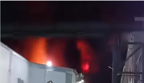 Voraz incendio consume instalaciones de una fábrica de plásticos - Noticias de hoy en República Dominicana | De Último Minuto