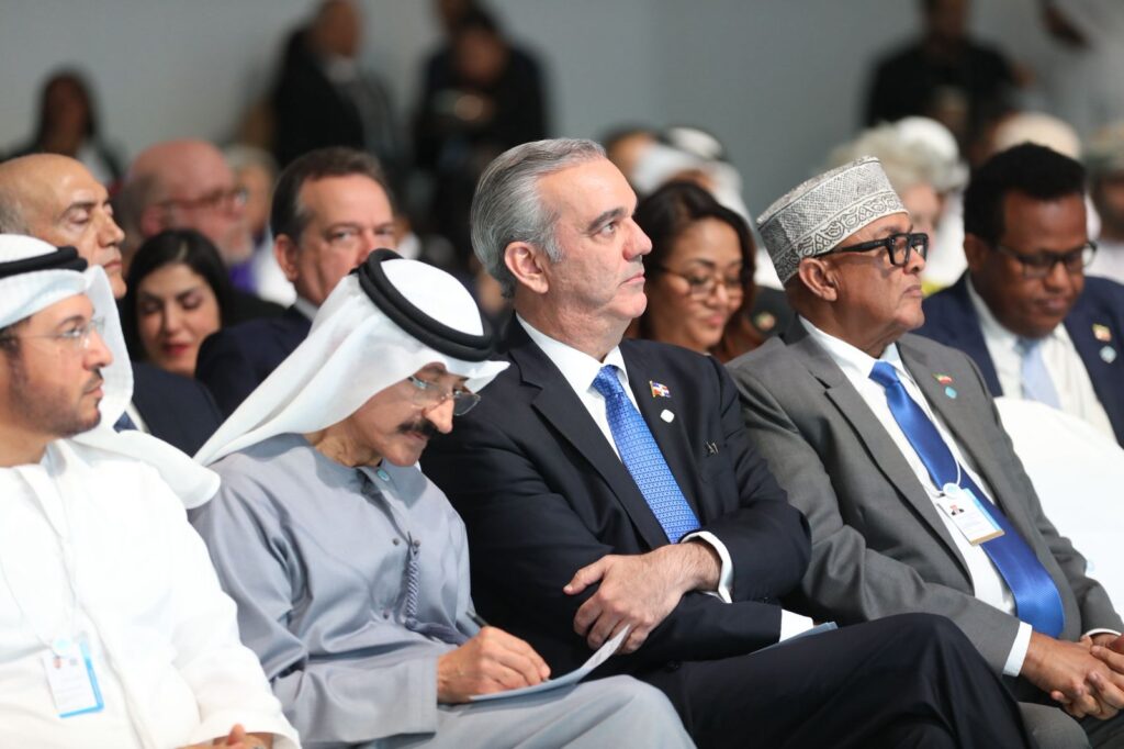 Abinader highlights stability and alliances that position DR as a logistics hub | De Último Minuto English