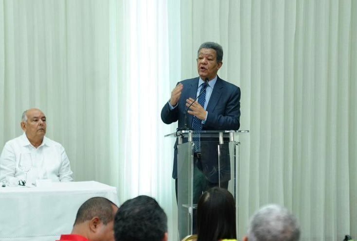Leonel guarantees state support for cooperatives in an FP government | De Último Minuto English