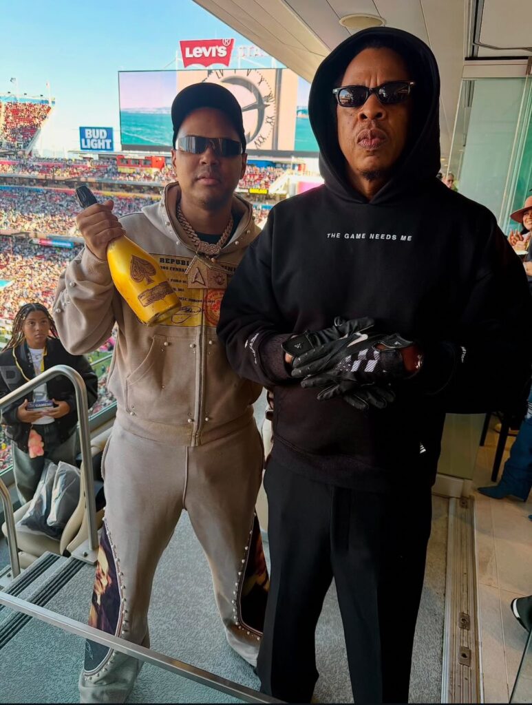 ¡Major leagues! Santiago Matías is present at the 2026 Super Bowl | De Último Minuto English