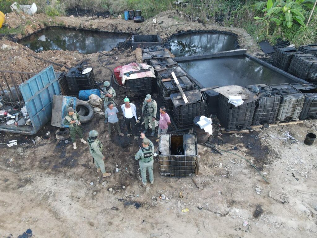 Autoridades desmantelan depósito clandestino de residuos y paralizan empresas vinculadas - Noticias de hoy en República Dominicana | De Último Minuto