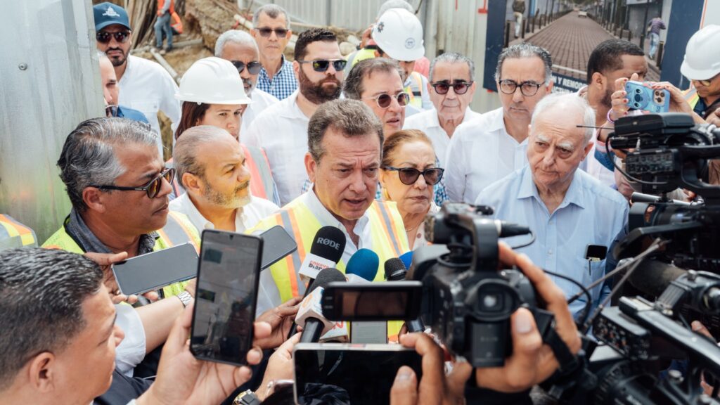 Ito Bisonó supervisa trabajos en la Calle del Sol en Santiago | 2 | Ito Bisonó supervisa trabajos en la Calle del Sol en Santiago - Noticias de hoy en República Dominicana | De Último Minuto