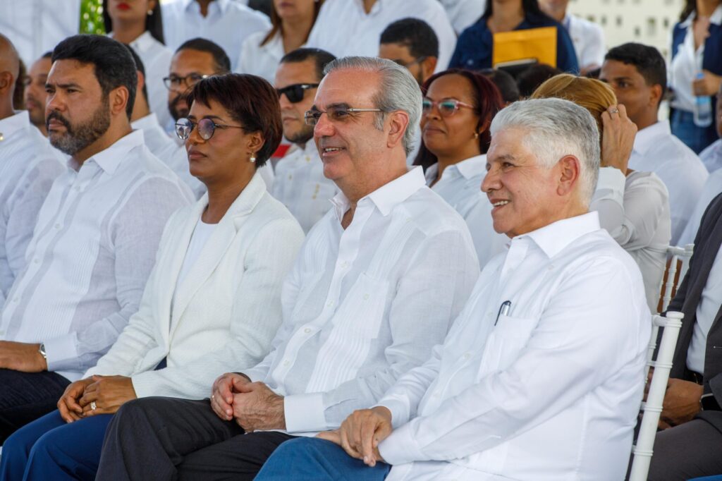 Abinader inaugura moderno mercado municipal en Higüey | 3 | Abinader inaugura moderno mercado municipal en Higüey - Noticias de hoy en República Dominicana | De Último Minuto