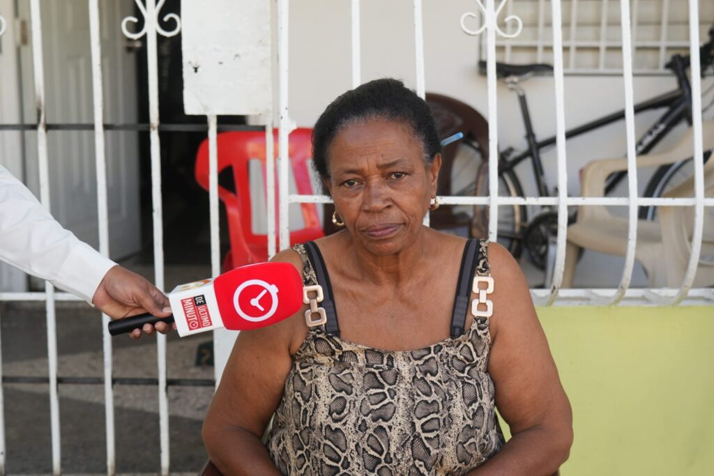 Vecinos de Nauriel Medina exigen justicia y respaldan plazo de 10 días para salida de extranjeros tras brutal asesinato | 4 | Vecinos de Nauriel Medina exigen justicia y respaldan plazo de 10 días para salida de extranjeros tras brutal asesinato - Noticias de hoy en República Dominicana | De Último Minuto