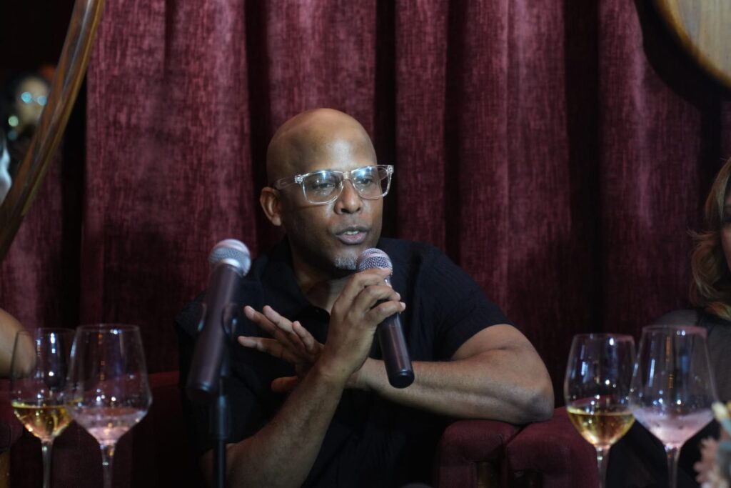 Theater proposal "Without Asking Permission" brings together outstanding communicators and opens a new performance | 6 | Theater proposal "Without Asking Permission" brings together outstanding communicators and opens a new performance | De Último Minuto English