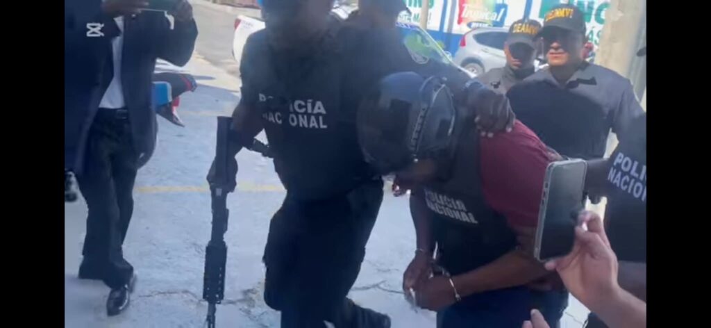 Apresan en Boca Chica a empleado municipal acusado de abusar de menores tras denuncia de Hansel García - Noticias de hoy en República Dominicana | De Último Minuto